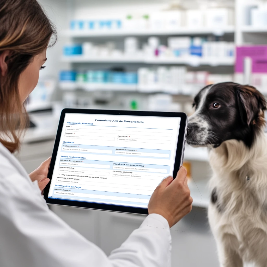 Veterinaria_tablet_PrescriptIA_perro_mirando_hecho_creatimowebs